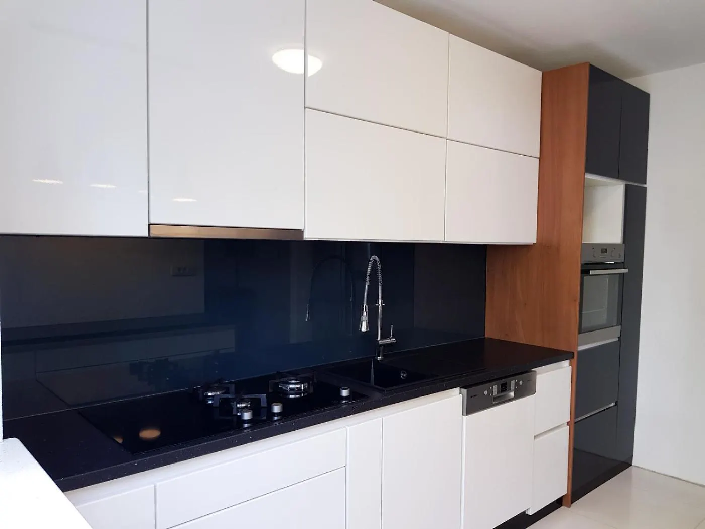 Apartments Russo - Apartments On The Beach 트로기르