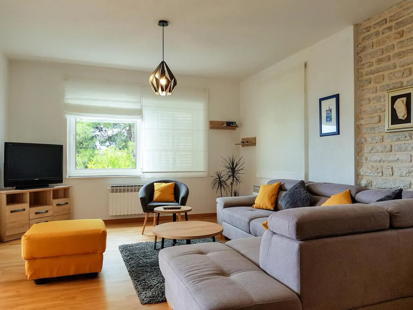 Apartments Russo - Apartments On The Beach 트로기르