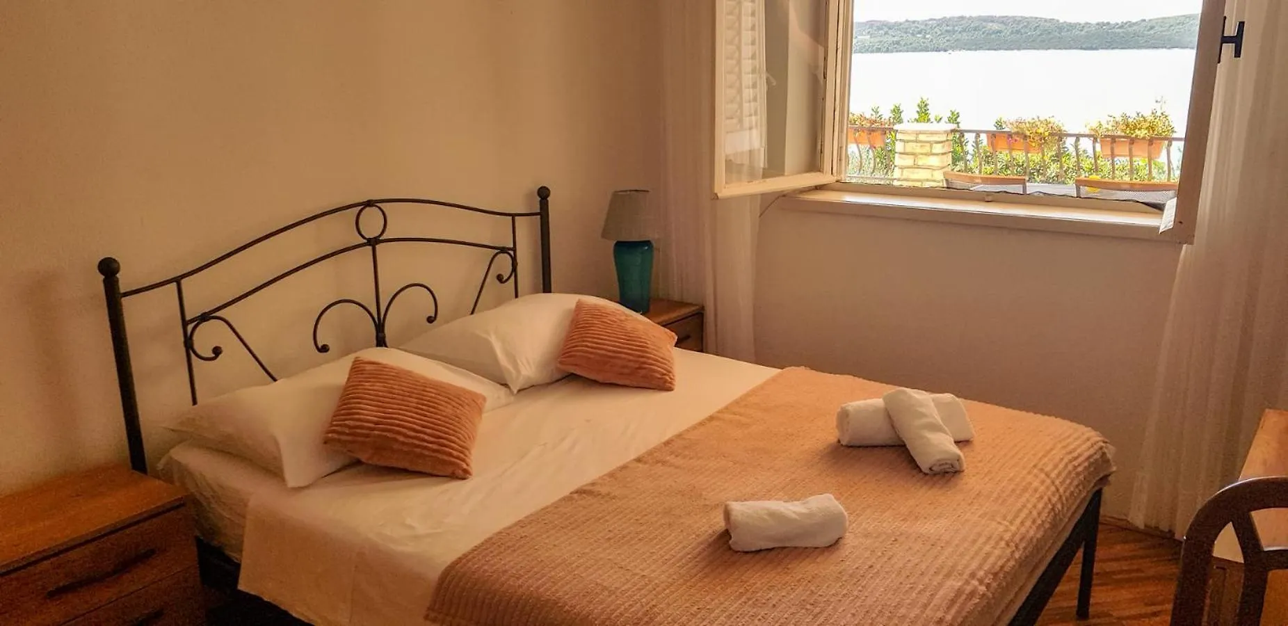 Apartments Russo - Apartments On The Beach Trogir Kroatien