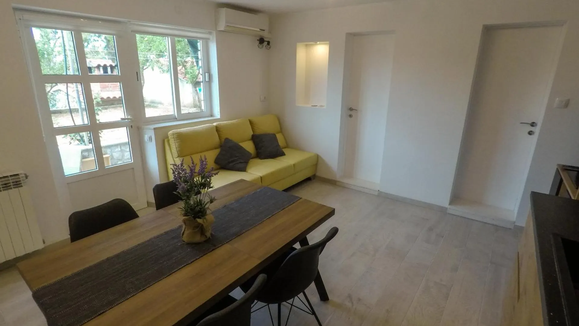 Apartments Russo - Apartments On The Beach Trogir Kroatien