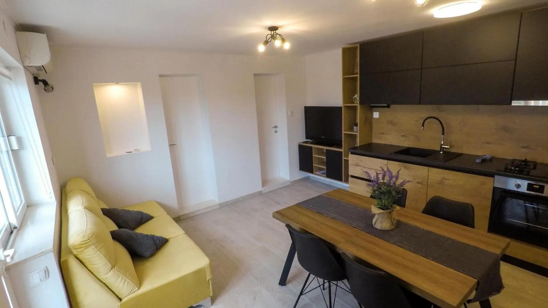Apartments Russo - Apartments On The Beach Trogir